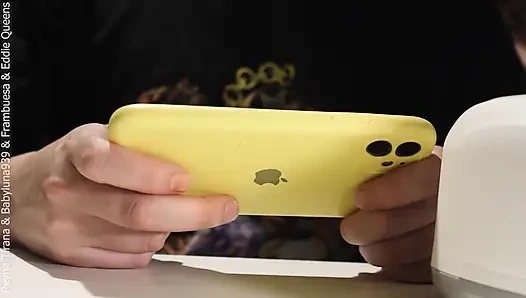 3 penyihir (salah satu dari mereka yang hamil) menggunakanku dan mendandaniku sebagai pelayan untuk memanggil iblis