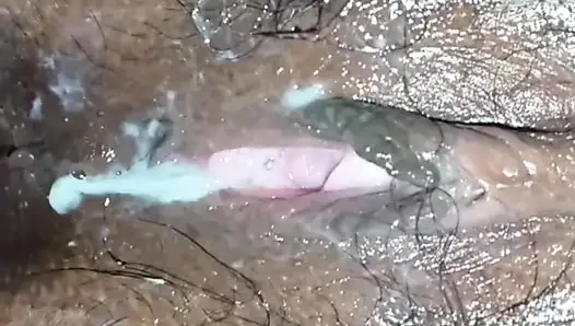 Küçük baldızın sulu sikişi