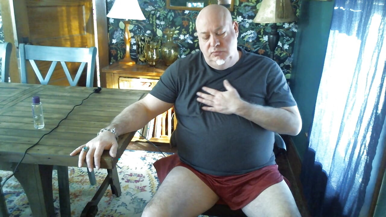 Bear Jerks off on Cam Makes Guy Watching Shoot