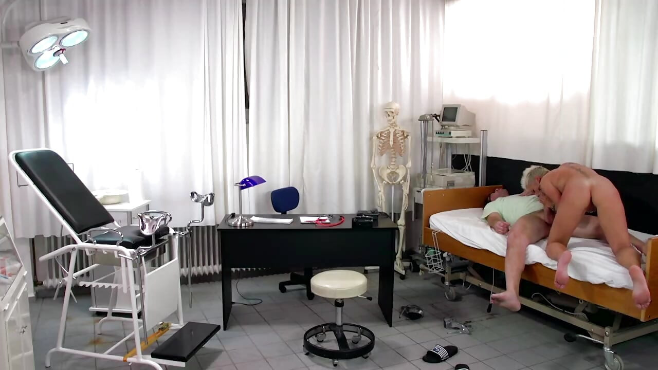 Z Niemiec z prawdziwym pragnieniem dużego kutasa!