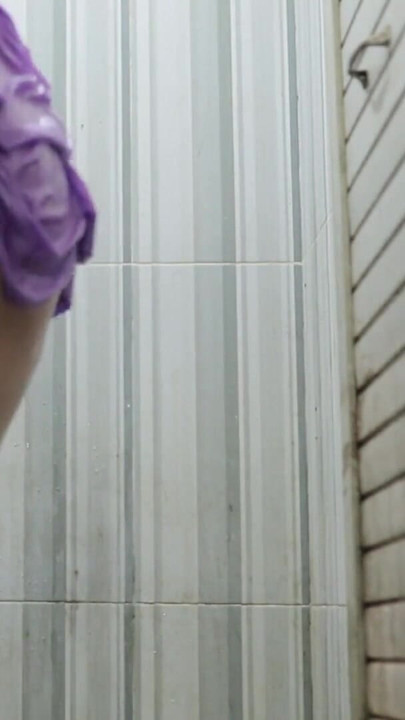 สาวนมใหญ่มือสมัครเล่นในชุดโปร่งใส คลิป 1