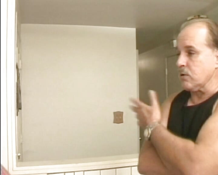 Follada en la cara, señora francesa chupando polla debajo de la mesa