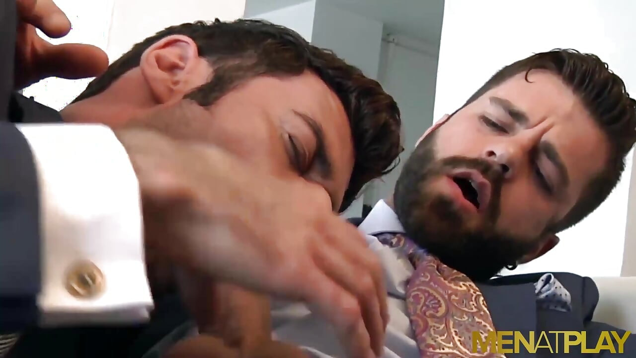MENATPLAY - Latin in suit Hector de Silva anal fucks colleague