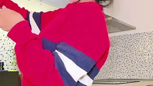 Saya Akan Membuat Sarapan Dan Saya Berakhir Dengan Masturbasi Pagi Basah Di Dapur