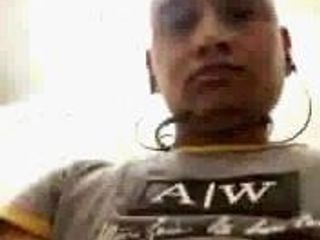Hete homo Sayeed Pathan Ahmad uit Bombay India woont in Doha