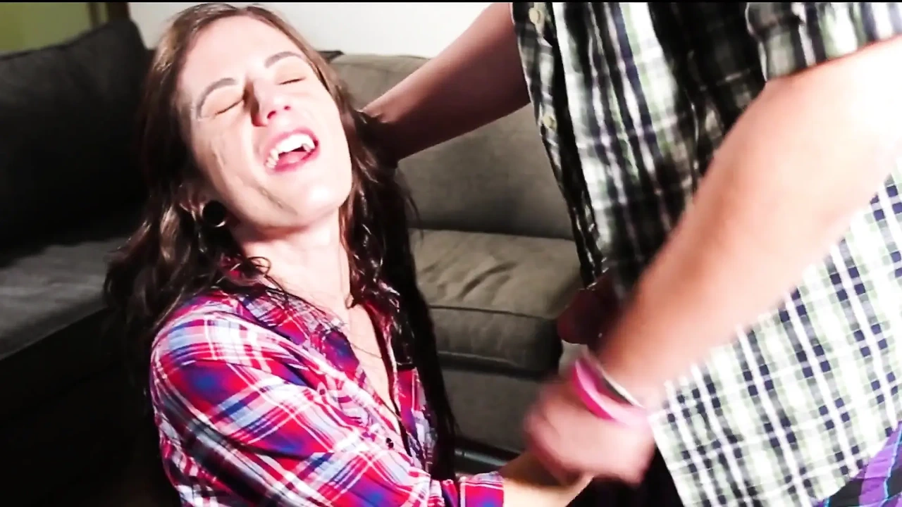 Wanna Be Model Sucks off Photographer