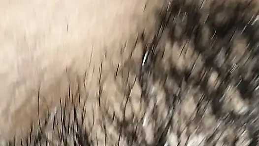 Hintli kadının götüne vurdu