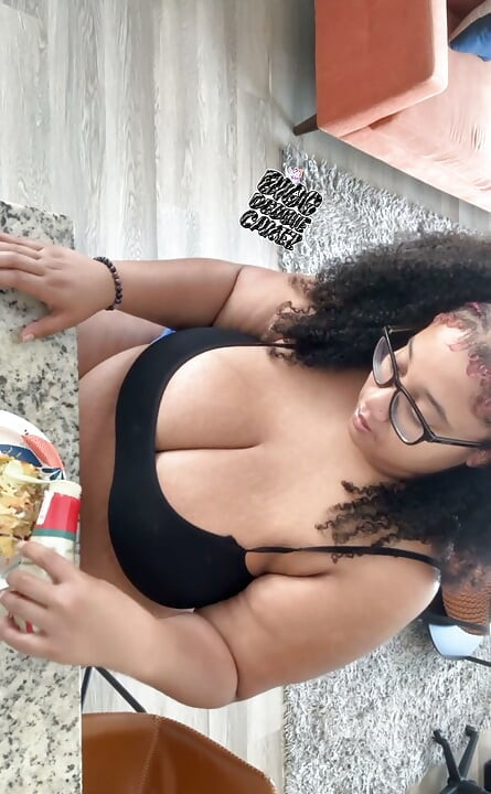 Biggdebbiecakez Mukbang