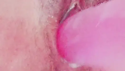 Я обожаю играть с моей сливочной киской одна