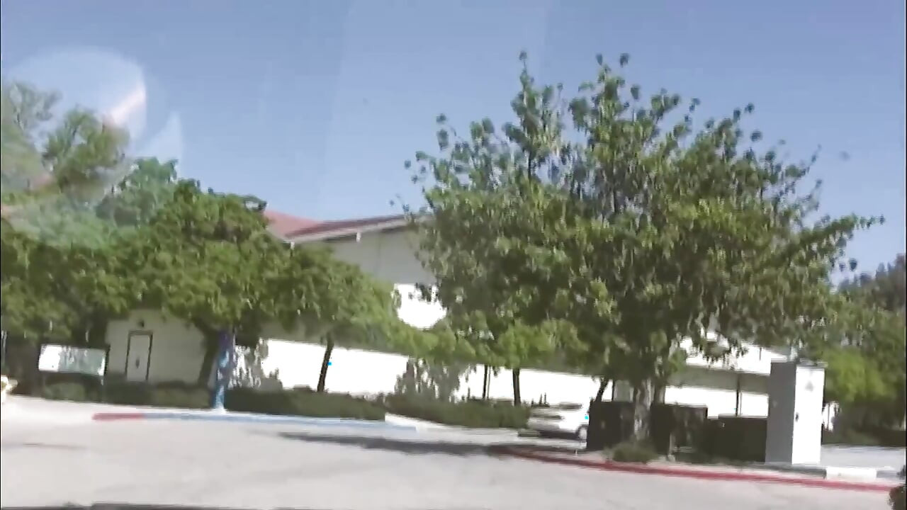 Milfs ontketende scène-2_gorgeous slanke zwarte milf met grote kont krijgt sperma bovenop