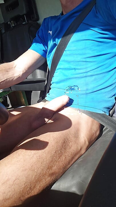 Skinny boy cums handsfree while driving in his car. Huge handsfree cumshot in public