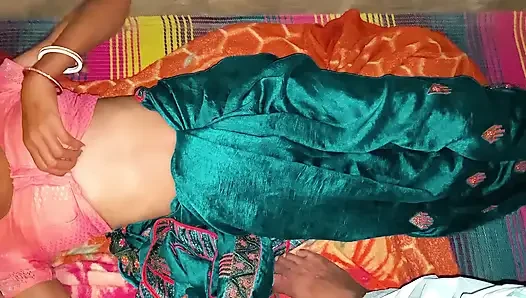 Bhabhi ne mujhe apni chut me ungali karne boli mane bhabhi ko pura chod diya