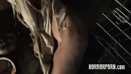 The girl in the cage (Horror Porn)