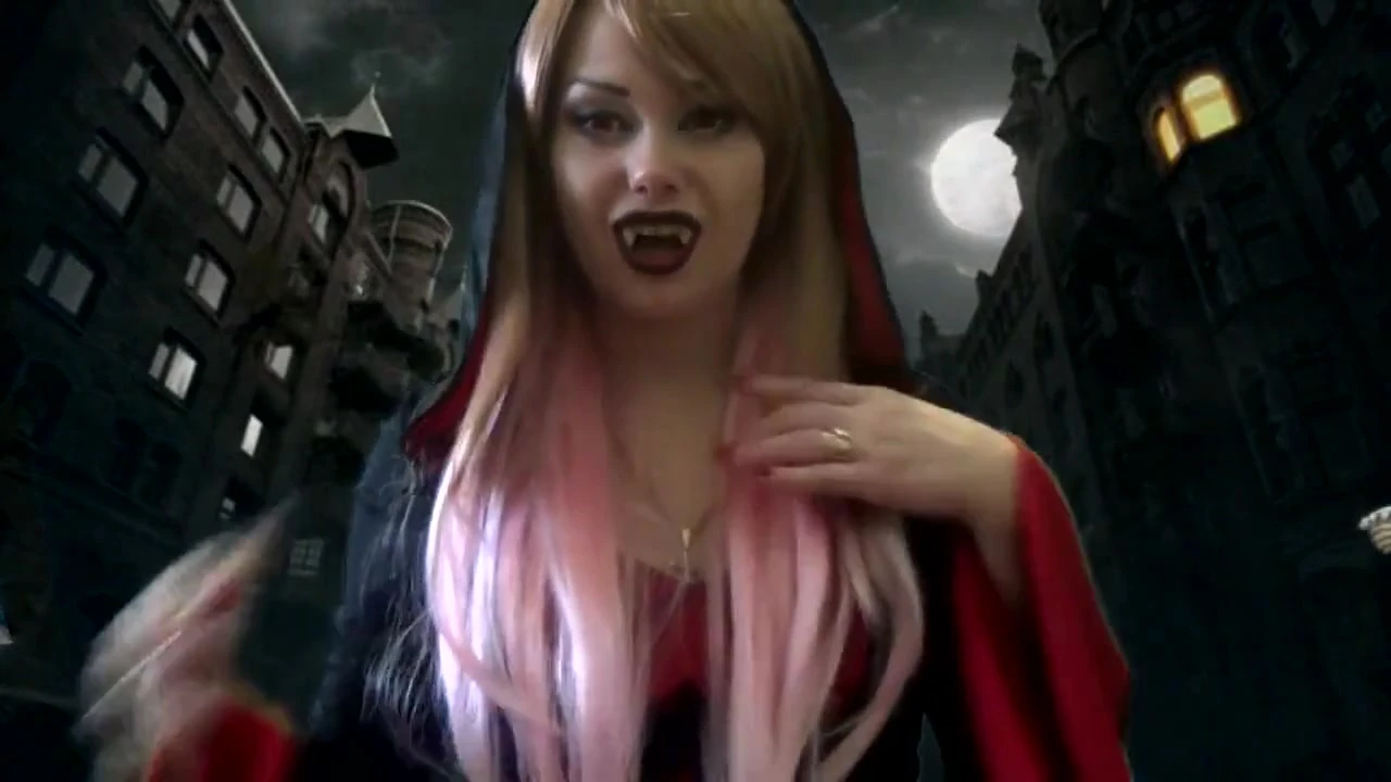 Giantess Vampire want to play for you... but not for long time!