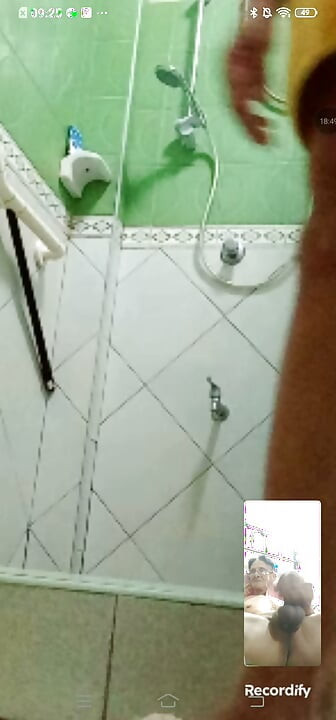mandi lalu aku colmek untuk kepuasan