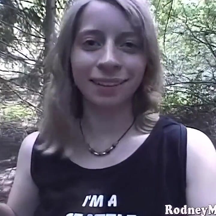 Pretty Natural Girl Shows off Her Muff