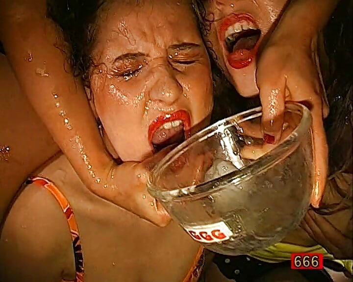 Vintage Teens in Piss and Cum Bukkake Hardcore Ggg John Thompson