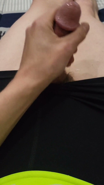 我穿著Nike Pro短褲把自己射得滿身都是 | 片段 1