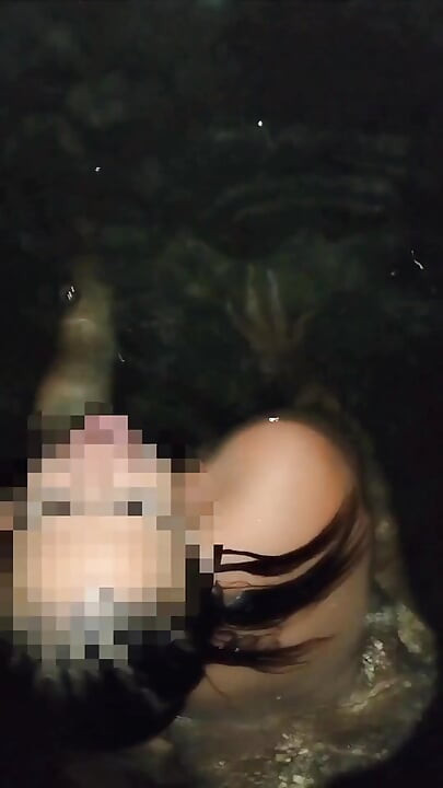 Iskradaj se na Skinny Dip s ženom najboljeg prijatelja kasno navečer nakon što je otišao u krevet