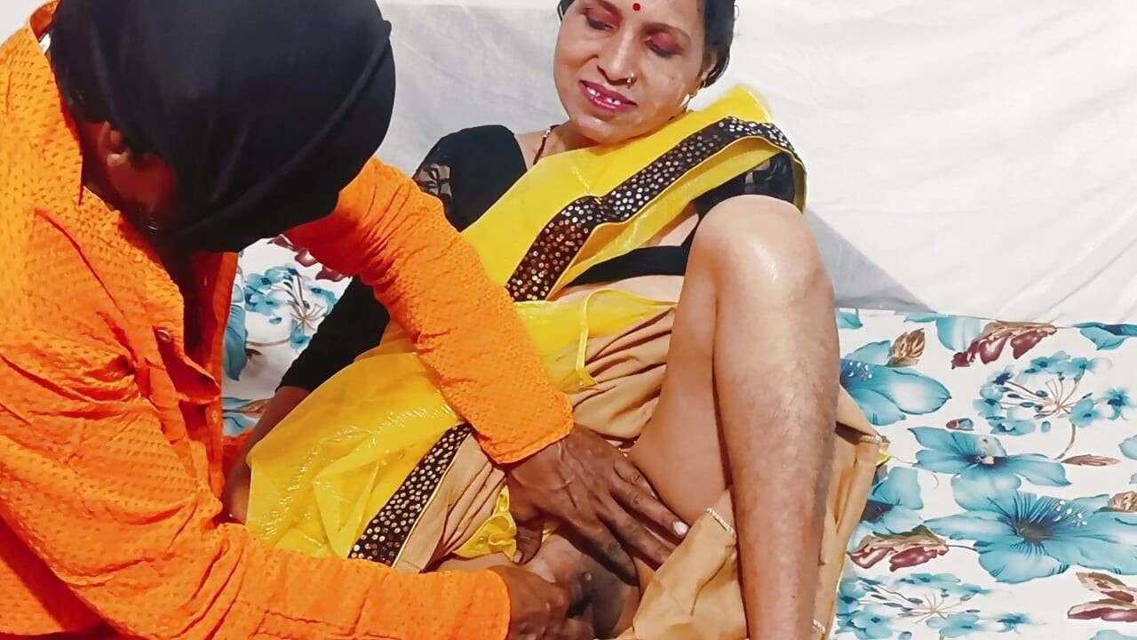 pehela night me chuth phad diya. Indian Asian romantic Hot couple