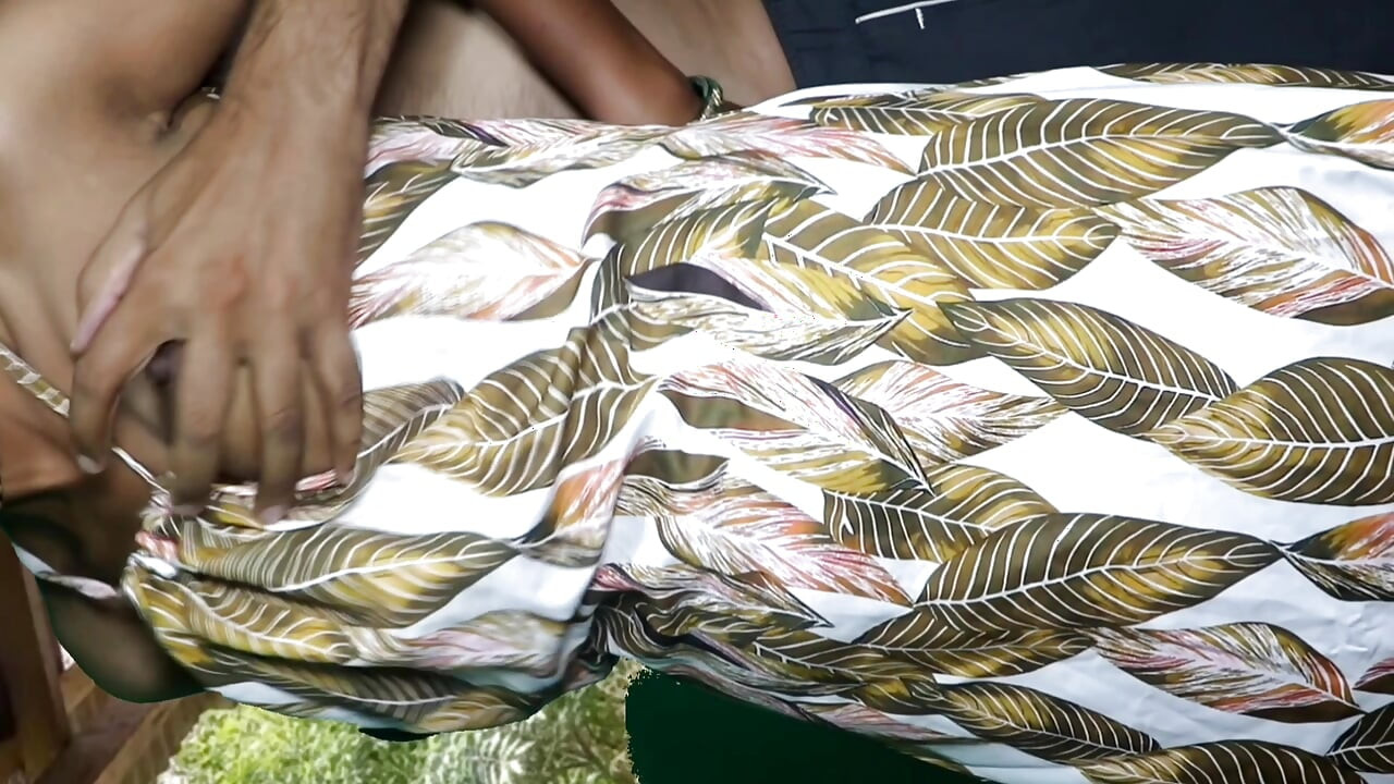 Desi Village girl tight pussy outdoor xxx video, desi village hot girl sex.A romantic relationship with a cheating girl made