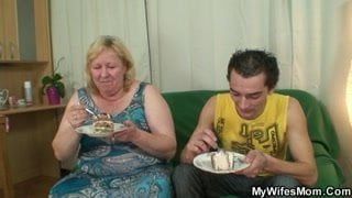 He is lured into sex by chubby mother in law