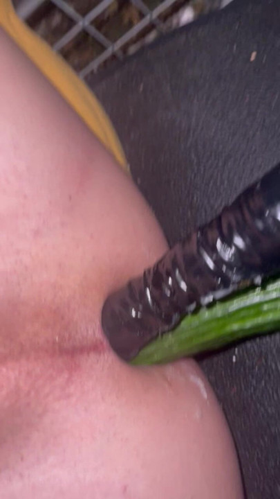Double import of an 80 cm cucumber 40