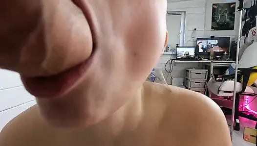 Дырка В Стене Когда Угощение Получается Больше, Чем Ожидалось