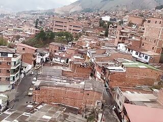 Une amie m’invite chez elle dans les favelas colombiennes