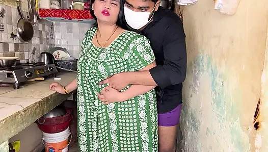 Горячая кухня бхабхи Devar встречается с полной ночной страстью