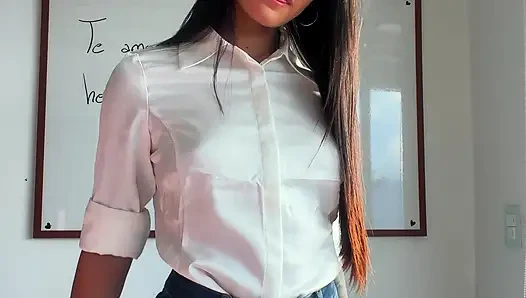 Sexy Secretary Seeks to Please Her Boss