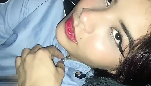 Adik tiri latina lupa pakai celana dalamnya!