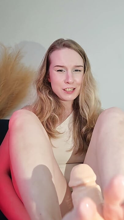 Alice Klay Giving an Amazing Footjob, Feet Covered in Cum