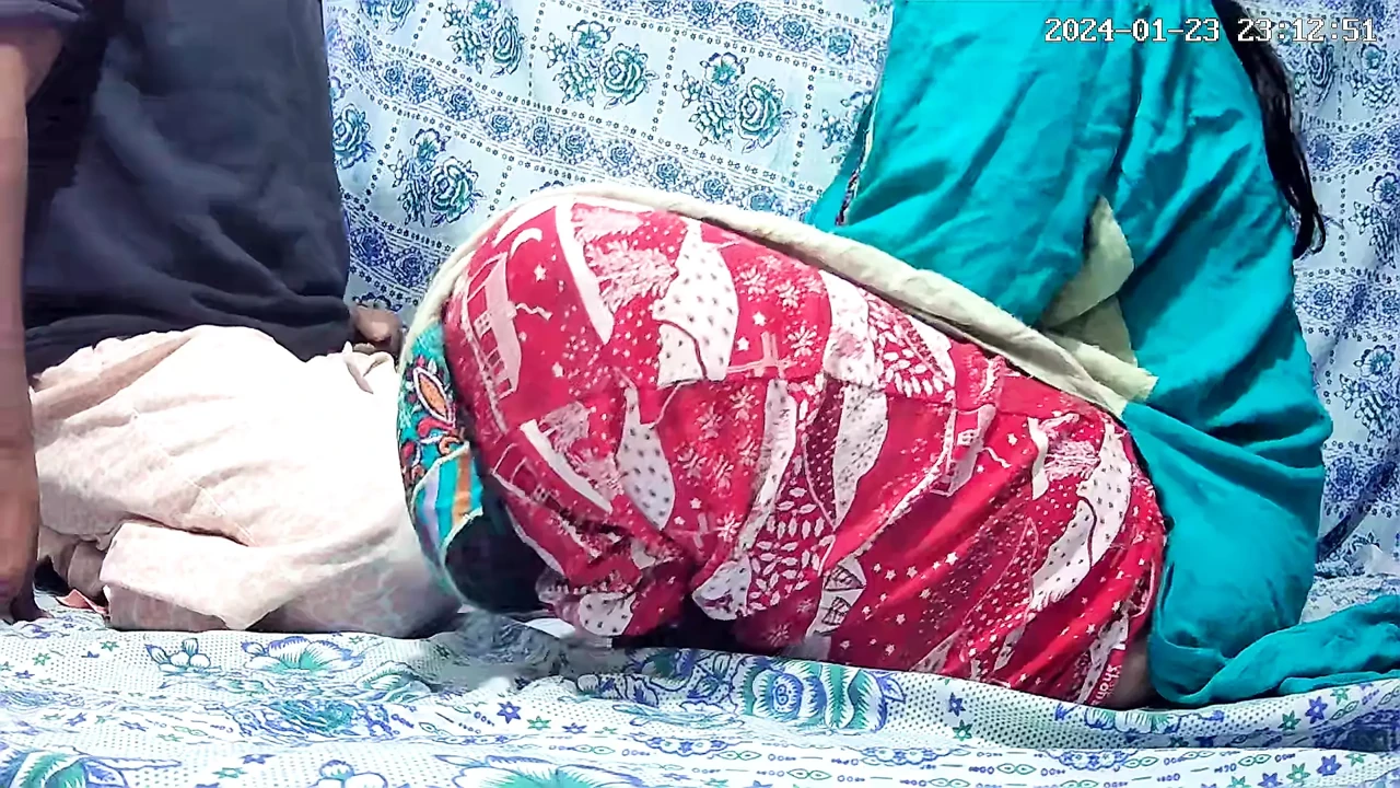 Indian nurse and peasant sex in the park