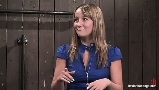 Jessie cox dientot sama mesin skynet yang lagi muasin..