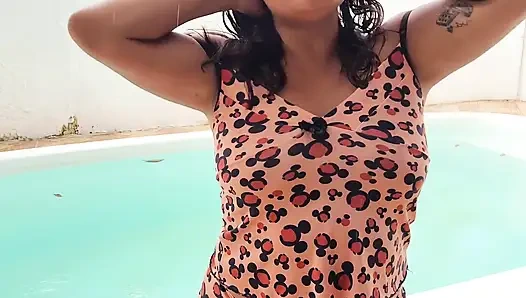 Видео для пасторального сквирта в бассейне