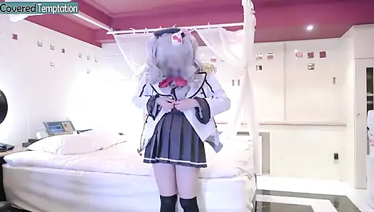 Cewek sange dengan kostum cosplay ini lagi asik nyepong kontol cowok pelanggar lingkaran sampai dicrot di muka dan diam-diam angle2