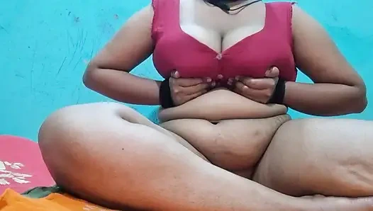 Сексуальная красотка пальцами наиболее жестко