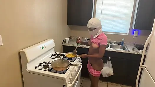 Hot babe naked making breakfast for her boyfriend m