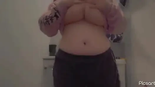 Стриптиз и расслабляющая ванна