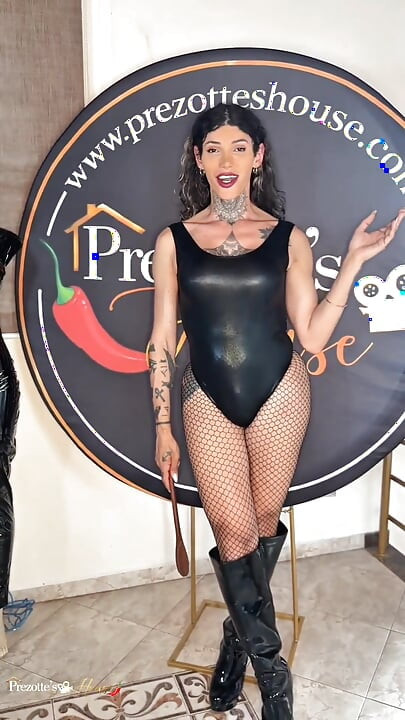 Sabrina Prezotte, Paloma Veiga ve Adriana Rodrigues Decotlove'da sikişiyor şimdi gerçekten bir zevk abonesi oldu