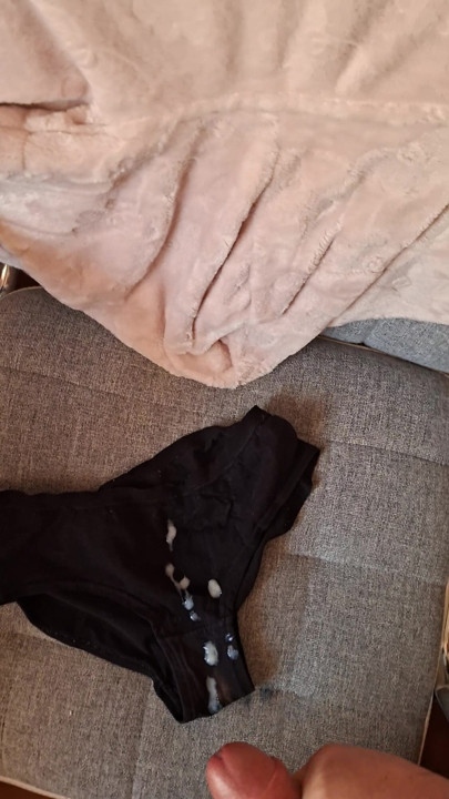 Abspritzen auf das höschen meiner freundin