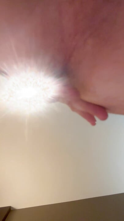 Wanking and fingering Arse