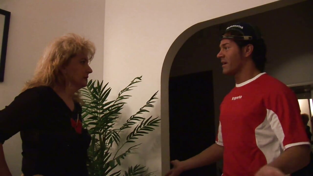 Nasty mature lady fucks stepson