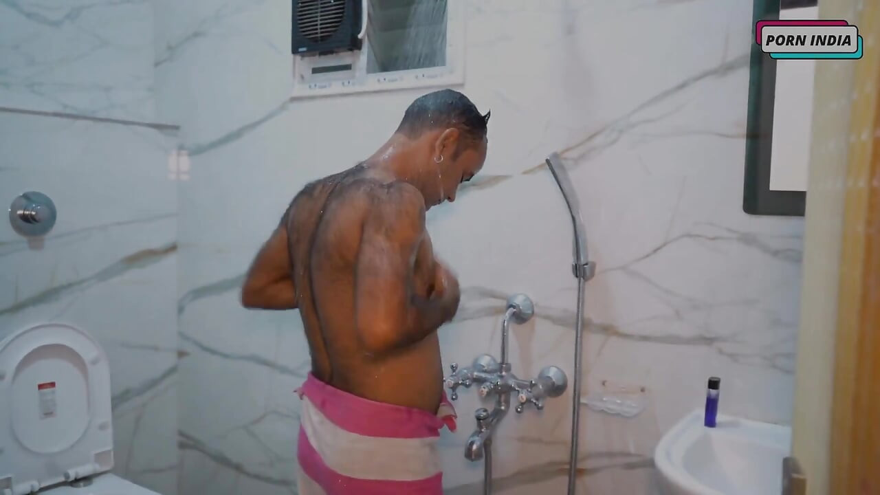 Zgodni prelepi par se jebe u kupatilu