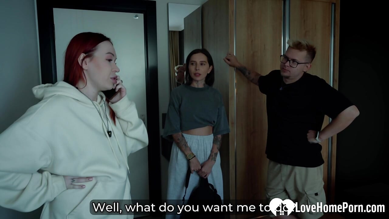 Üvey anne yatakta sikiliyor