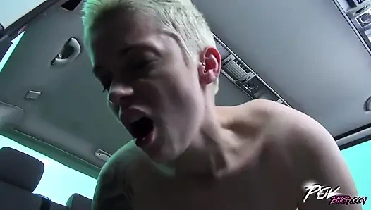 Punk babe wants hardcore sex because soft fuck is for losers