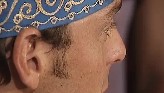 Cewek-cewek Jerman cosplay mengadakan pesta seks anal di vila mewah