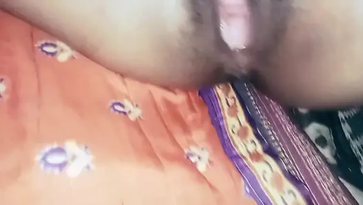 Hard clips of an Indian Desi village couple, beautiful village girl having sex with her boyfriend at home.