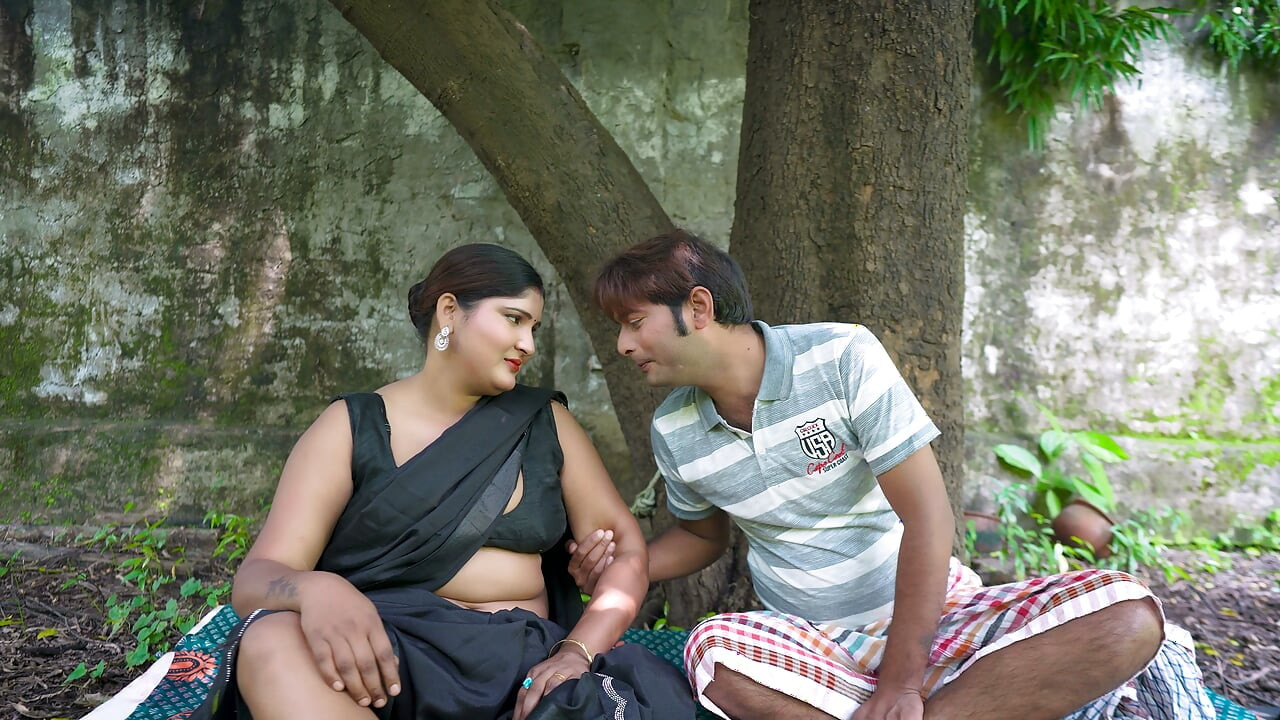 Raj, a village boy, taught Khushi how to have sex in the jungle and had intense sex with her. Clear Hindi audio.